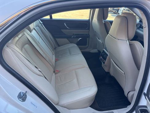Used 2019 Lincoln Continental Reserve image 15