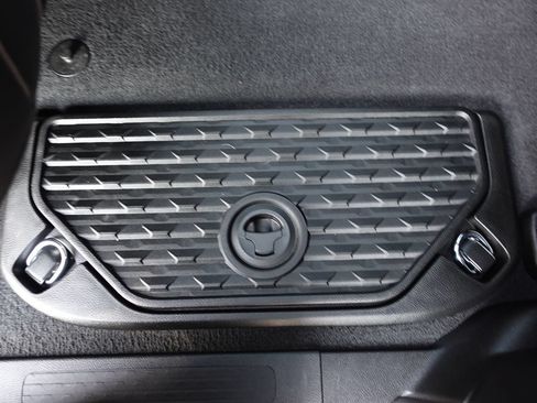 Used 2025 RAM 1500 Laramie w/ Sport Appearance Package AWD/4WD image 30