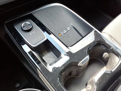 Used 2025 Buick Enclave Preferred FWD image 26