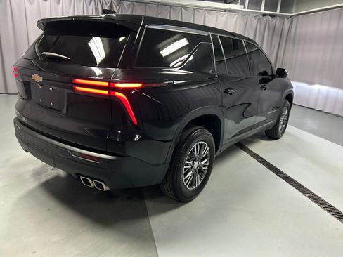 Used 2024 Chevrolet Traverse LS image 7