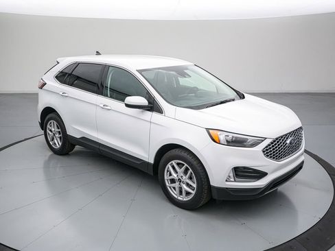 Certified 2024 Ford Edge SEL w/ Convenience Package AWD/4WD image 3