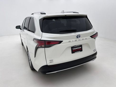 Used 2021 Toyota Sienna Limited AWD/4WD image 8