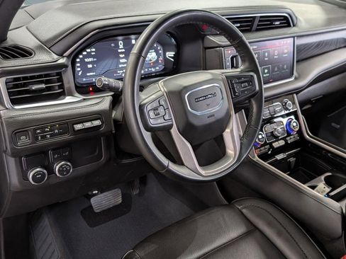 Used 2023 GMC Yukon Denali image 4