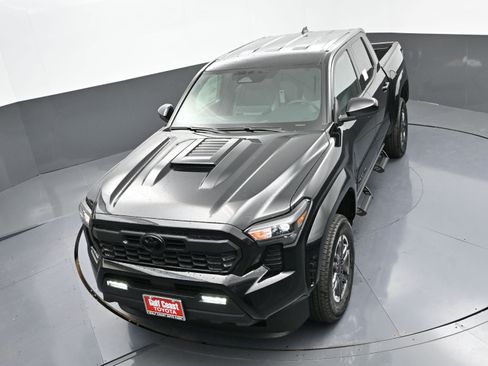 Certified 2025 Toyota Tacoma TRD Sport image 33