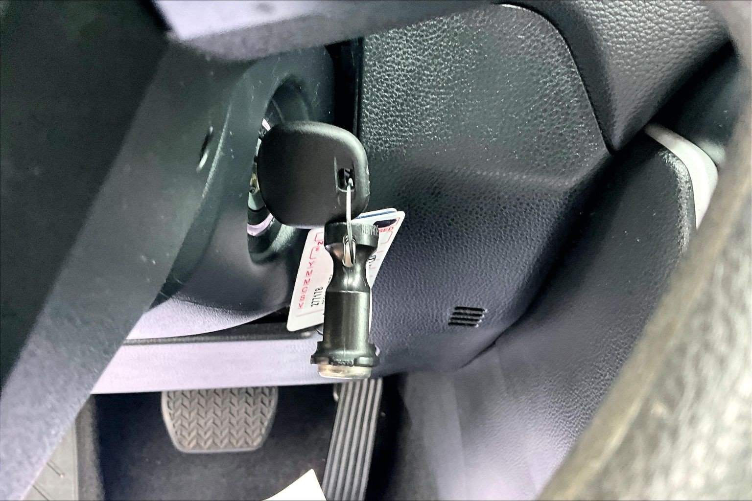 Used 2023 Toyota RAV4 LE FWD image 12
