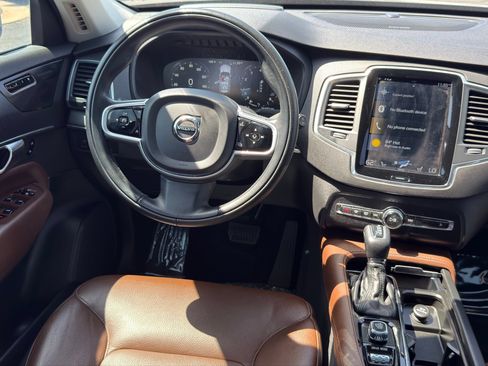 Used 2020 Volvo XC90 T6 Momentum AWD/4WD image 28