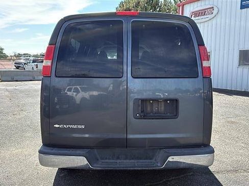 Used 2017 Chevrolet Express 3500 LT w/ LT Preferred Equipment Group RWD image 3