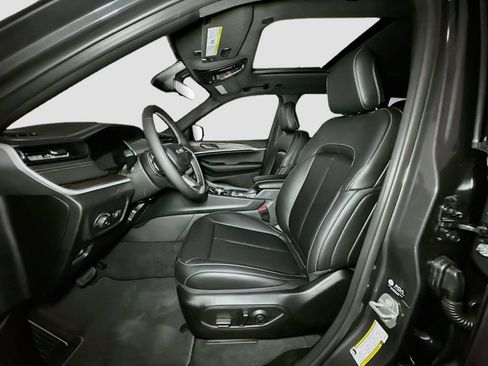 New 2026 Jeep Grand Cherokee Limited w/ Limited Altitude Package AWD/4WD image 15