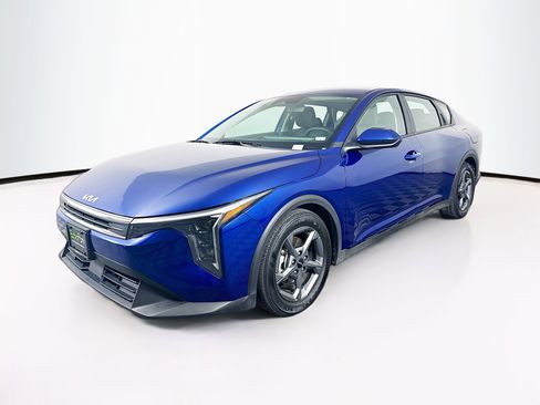 Used 2025 Kia K4 LXS image 3