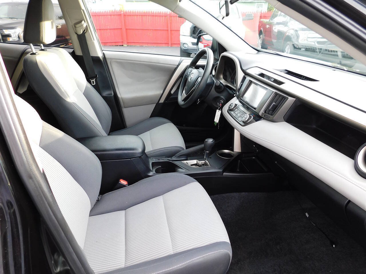 Used 2013 Toyota RAV4 XLE AWD/4WD image 16