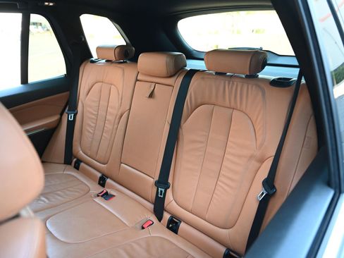 Used 2019 BMW X5 xDrive40i w/ Convenience Package image 21