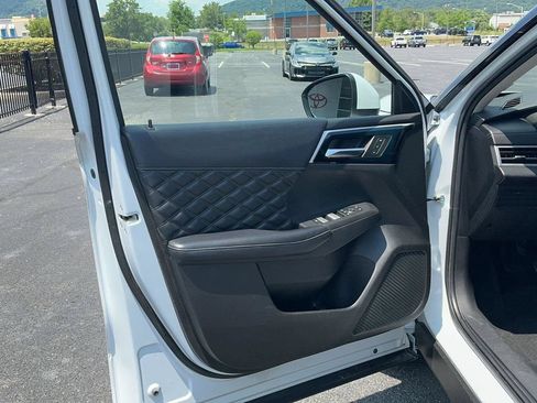 Used 2022 Mitsubishi Outlander SEL AWD/4WD image 13