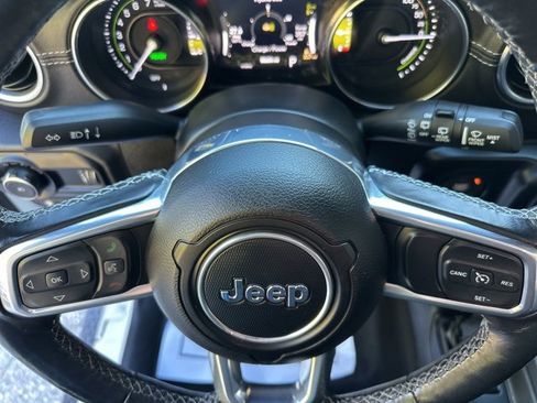 Used 2023 Jeep Wrangler Unlimited Sahara w/ Cold Weather Group image 18