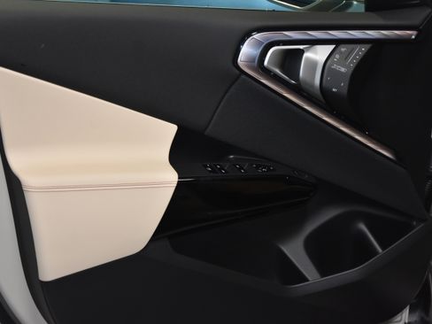 New 2026 BMW X3 xDrive30 w/ Premium Package image 3