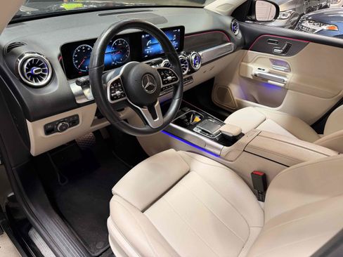 Used 2020 Mercedes-Benz GLB 250 image 3