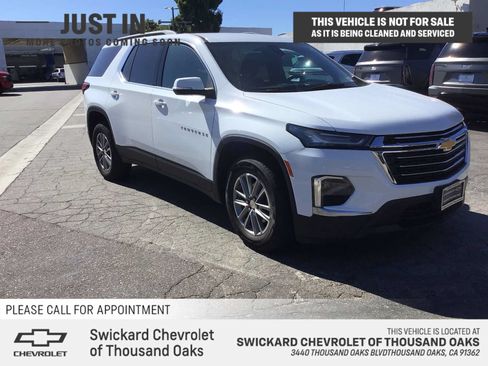 Used 2023 Chevrolet Traverse LT FWD image 1