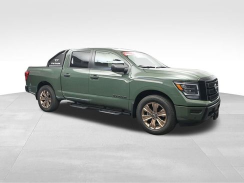 Used 2024 Nissan Titan SV w/ SV Bronze Edition Package RWD image 7