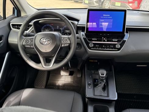 Used 2026 Toyota Corolla Cross XLE w/ Convenience Package FWD image 11