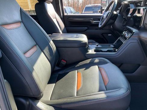 Used 2024 GMC Sierra 2500 AT4 w/ AT4 Premium Plus Package image 19