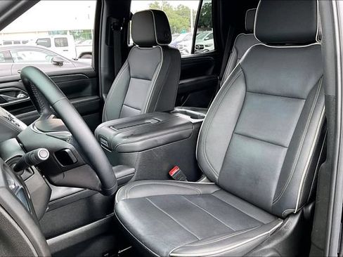 Used 2024 GMC Yukon SLT AWD/4WD image 18