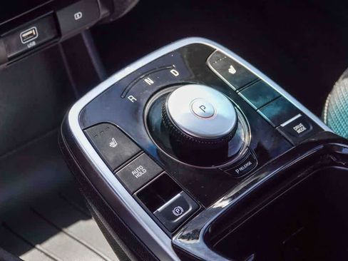 Certified 2022 Kia Niro EX FWD image 18