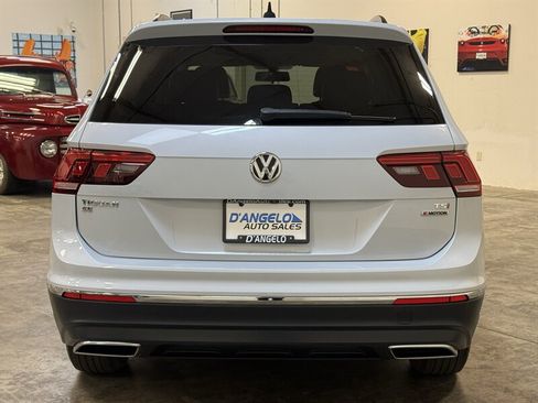 Used 2018 Volkswagen Tiguan SE w/ Panoramic Sunroof Package AWD/4WD image 6