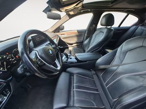 Used 2018 BMW 530e w/ Premium Package RWD image 9