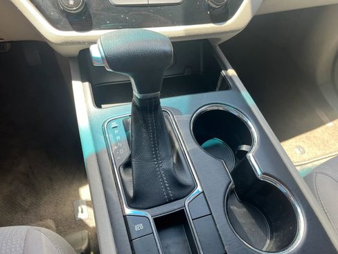 Used 2019 Kia Sedona LX FWD image 20