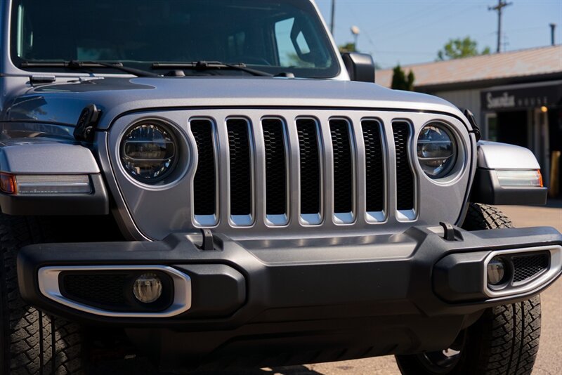 Used 2019 Jeep Wrangler Unlimited Sahara AWD/4WD image 9