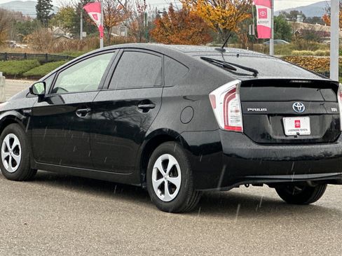 Used 2015 Toyota Prius Three image 6