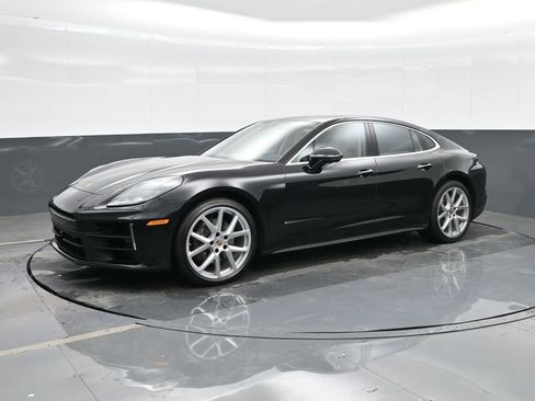 Used 2025 Porsche Panamera RWD image 1
