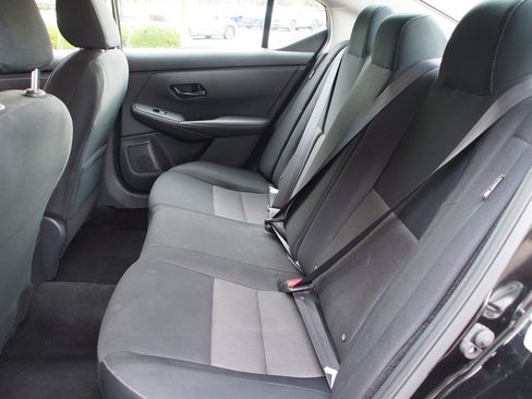 Used 2025 Nissan Sentra SV FWD image 18