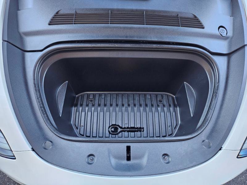 Used 2025 Tesla Model Y Long Range AWD/4WD image 26