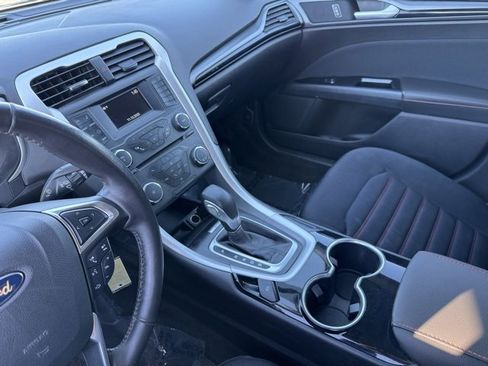 Used 2015 Ford Fusion SE w/ Equipment Group 201A image 15