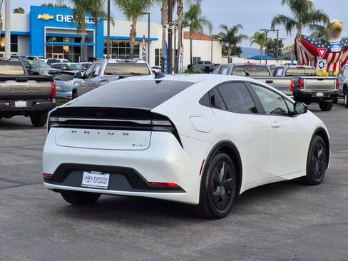 Used 2026 Toyota Prius Plug-In Hybrid image 5