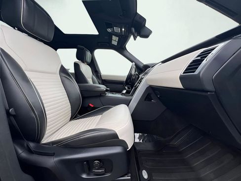 Used 2021 Land Rover Discovery HSE R-Dynamic image 40