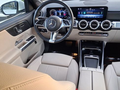 Used 2025 Mercedes-Benz GLB 250 image 10