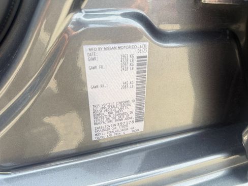 Used 2025 Nissan Altima 2.5 SV FWD image 29