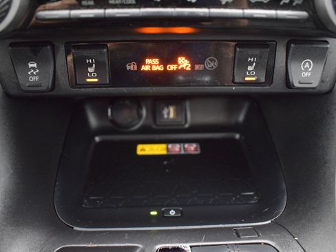 Used 2023 Toyota RAV4 XLE Premium AWD/4WD image 18