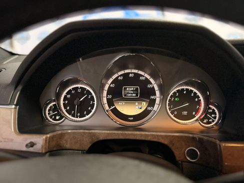 Used 2011 Mercedes-Benz E 350 4MATIC Sedan image 33