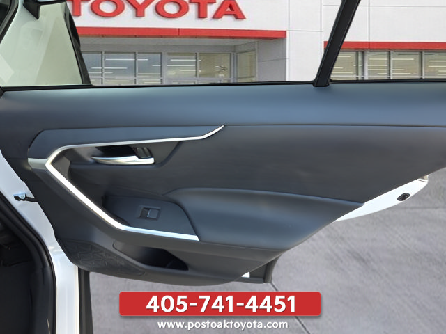 Used 2025 Toyota RAV4 SE AWD/4WD image 26