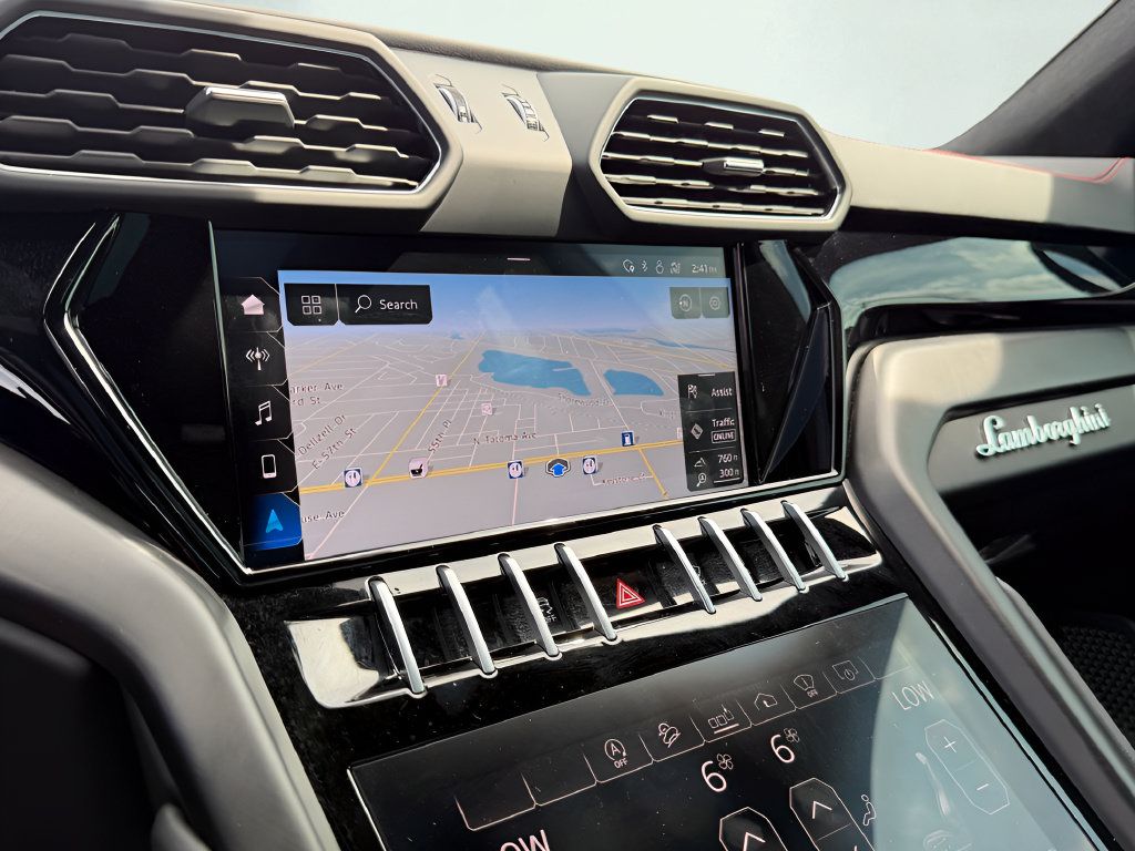 Used 2021 Lamborghini Urus AWD/4WD image 63