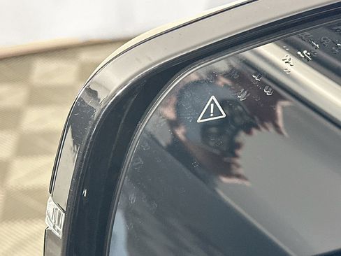 Used 2024 Kia Sorento S image 16