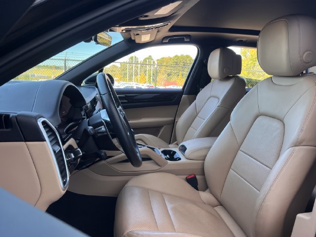 Used 2019 Porsche Cayenne AWD/4WD image 13