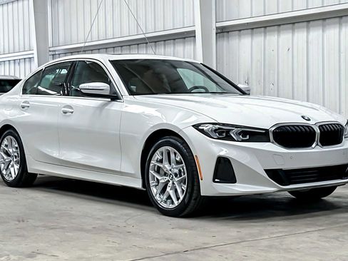 New 2026 BMW 330i Sedan w/ Convenience Package image 9