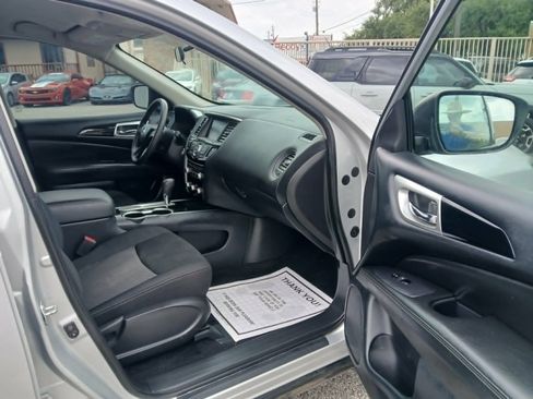 Used 2018 Nissan Pathfinder S FWD image 10
