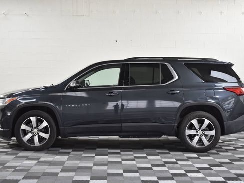 Used 2019 Chevrolet Traverse LT w/ LT Premium Package image 2