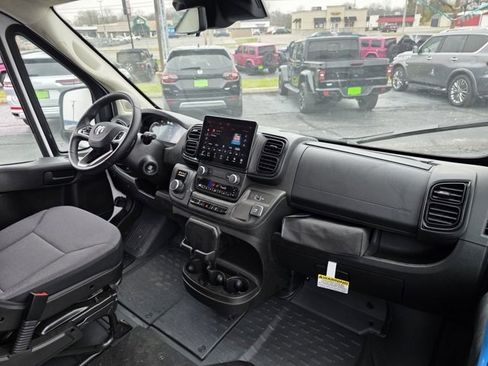 Used 2024 RAM ProMaster 3500 w/ Delivery Van Package image 7