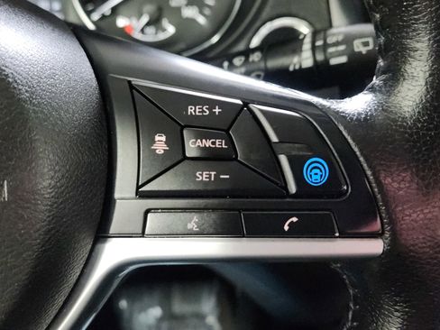 Used 2020 Nissan Rogue SL w/ Premium Package image 18