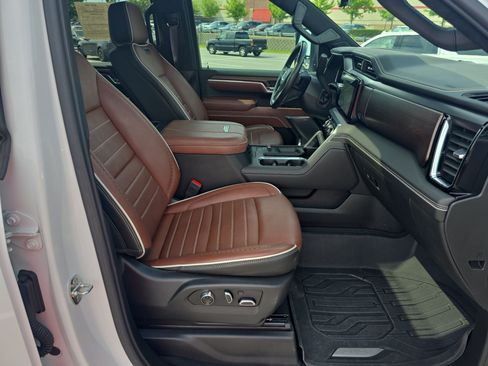 Used 2024 GMC Sierra 2500 Denali Ultimate w/ Max Trailering Package AWD/4WD image 10